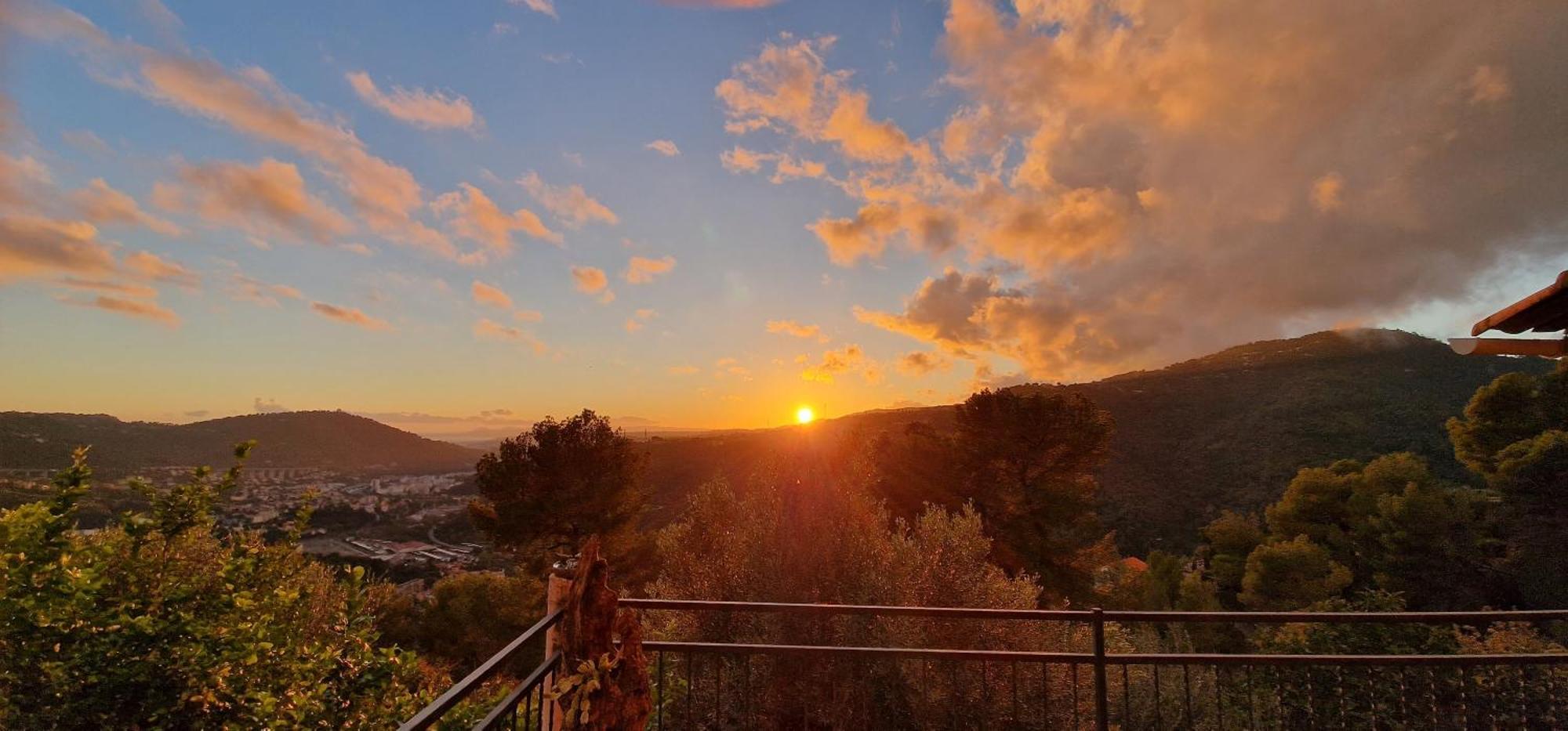 Le Chalet De La Pierreraie Cote D'Azur Piscine Terrasse Et Vue Mer Drap Zewnętrze zdjęcie
